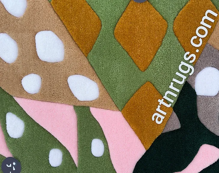 Close-up of acrylic pile on the tropical leaf rug.